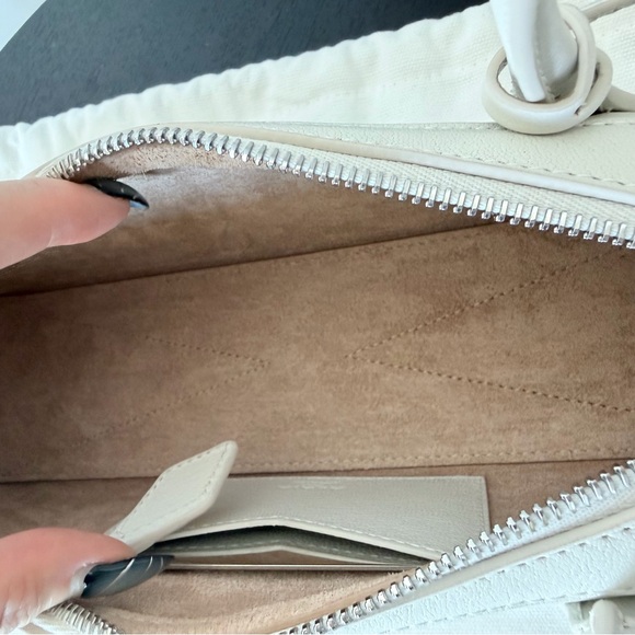 Authentic Alaïa Le Teckel Small Shoulder Bag In Ivory Calfskin - Picture 8 of 11